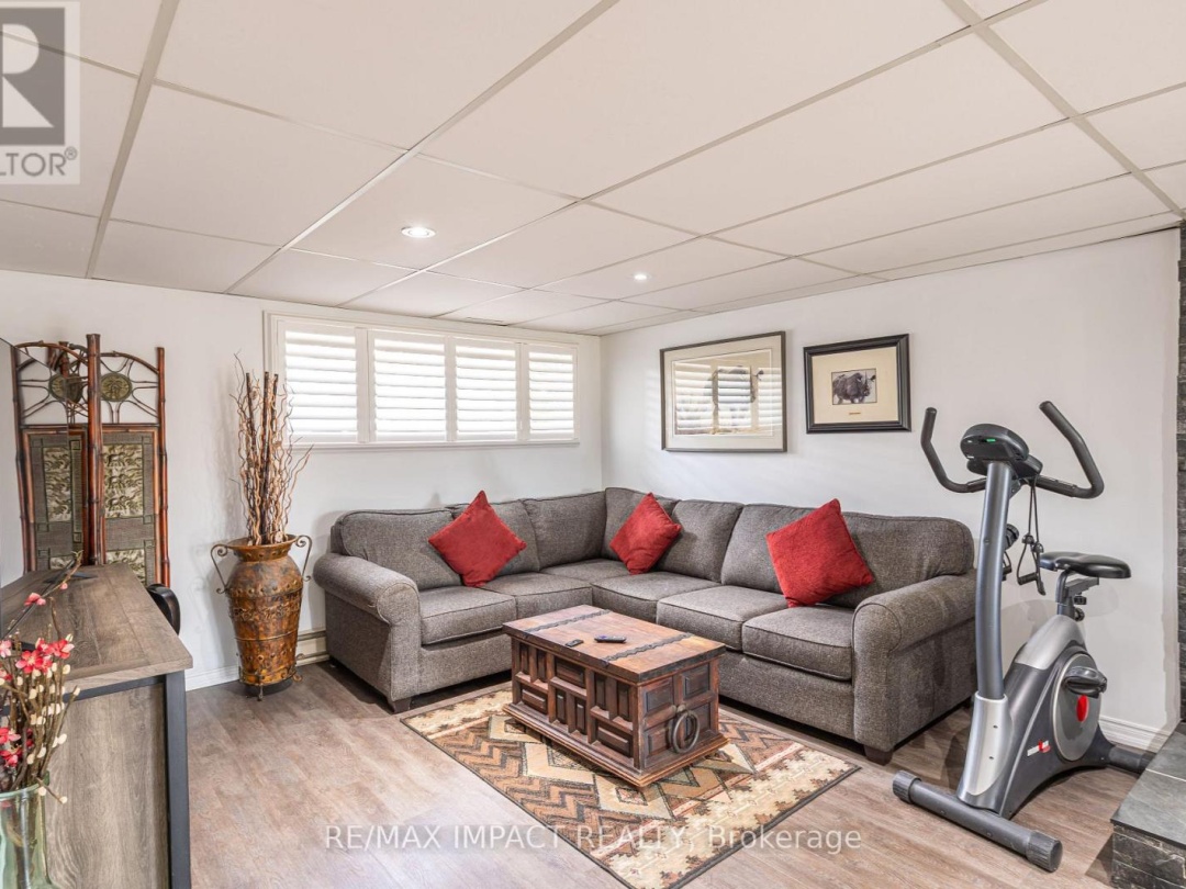 10 CEDARTREE LANE, Kawartha Lakes (Bobcaygeon)