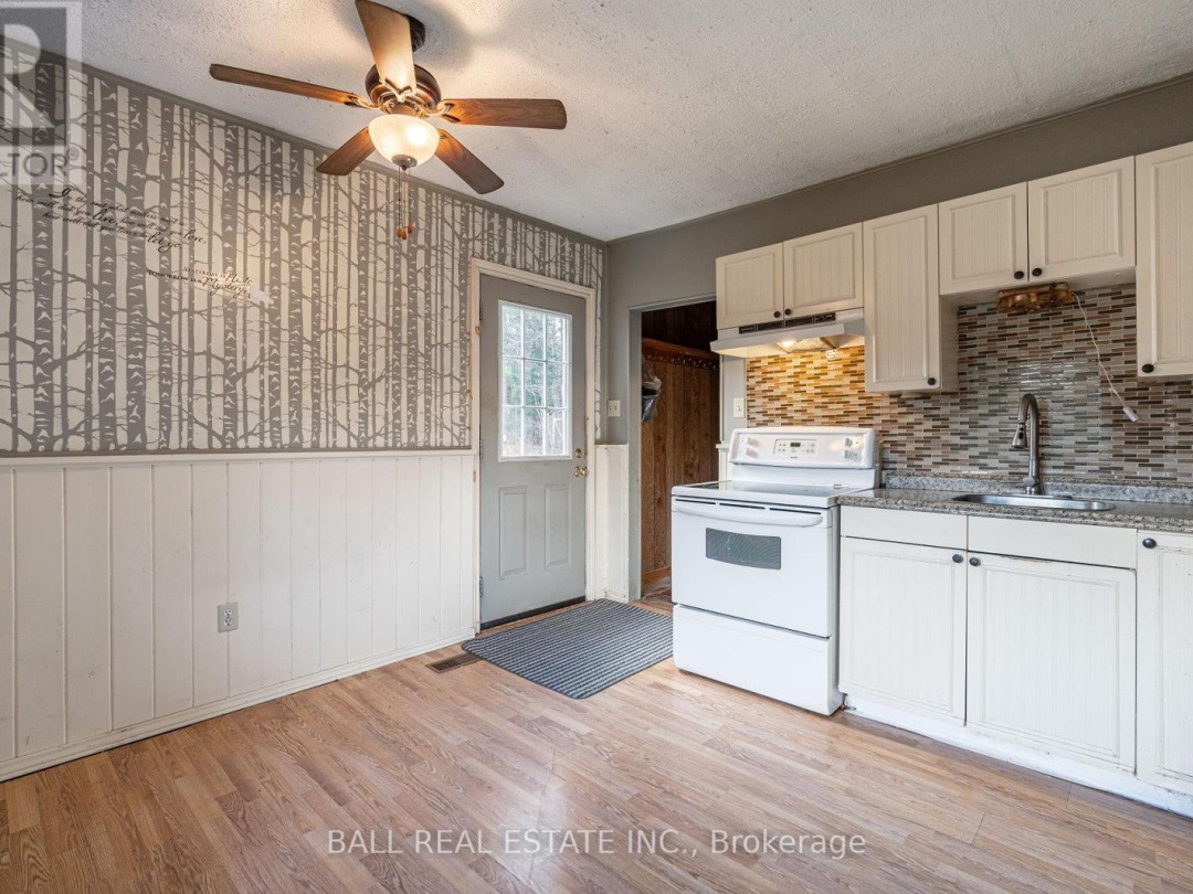 1047 DONROY ROAD, 