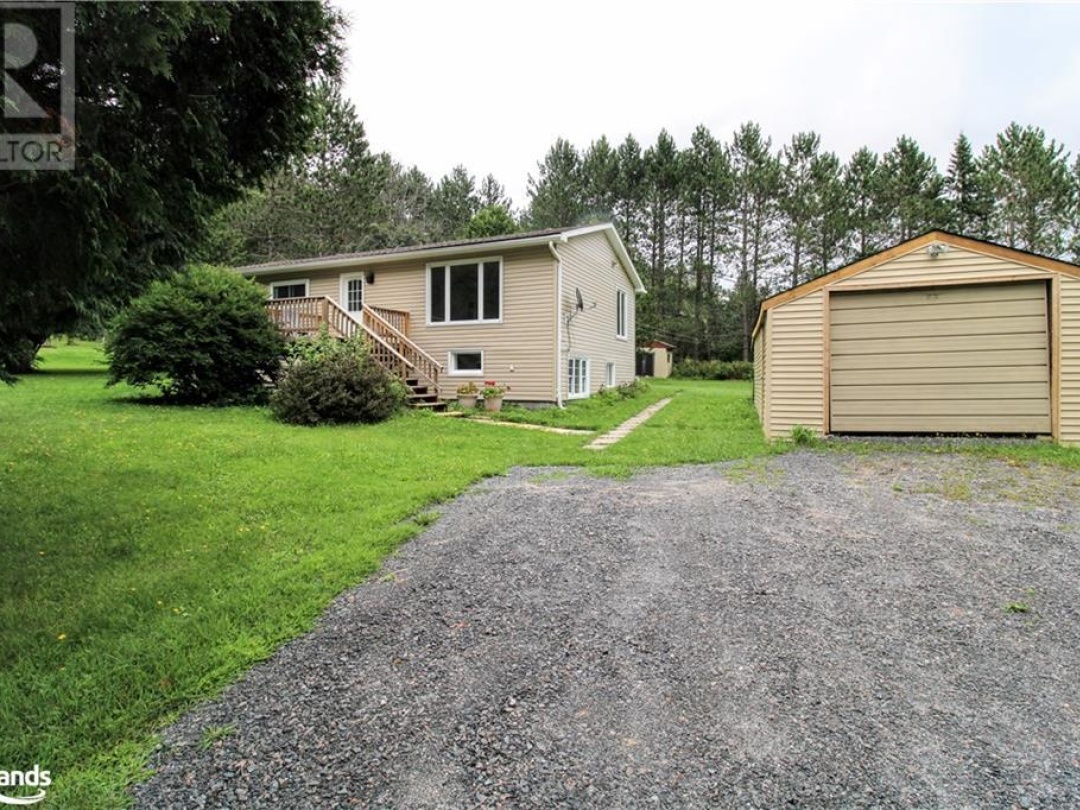 831 Old Muskoka Road, Utterson