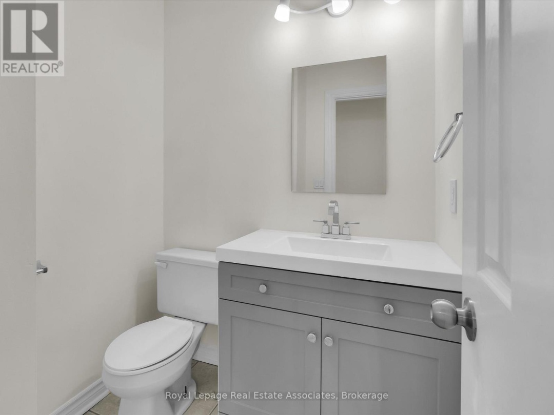 16 - 1581 HIDDEN VALLEY ROAD, 
