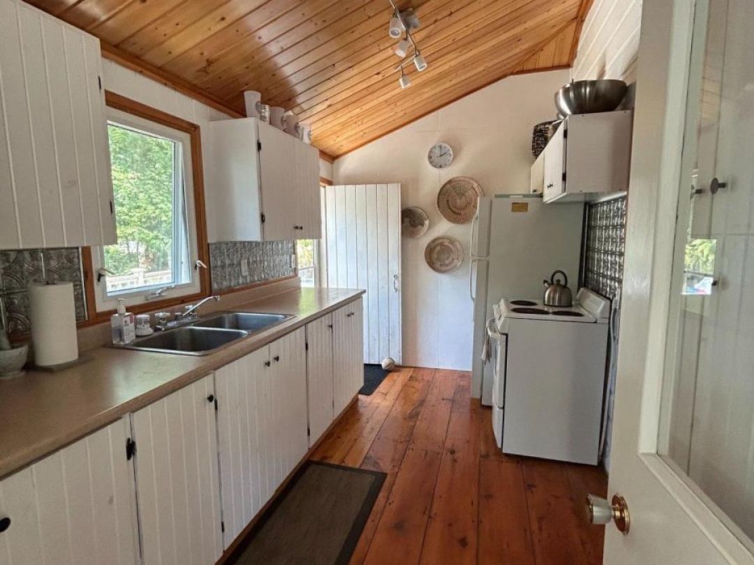 21 THIRD STREET, Sturgeon Lake