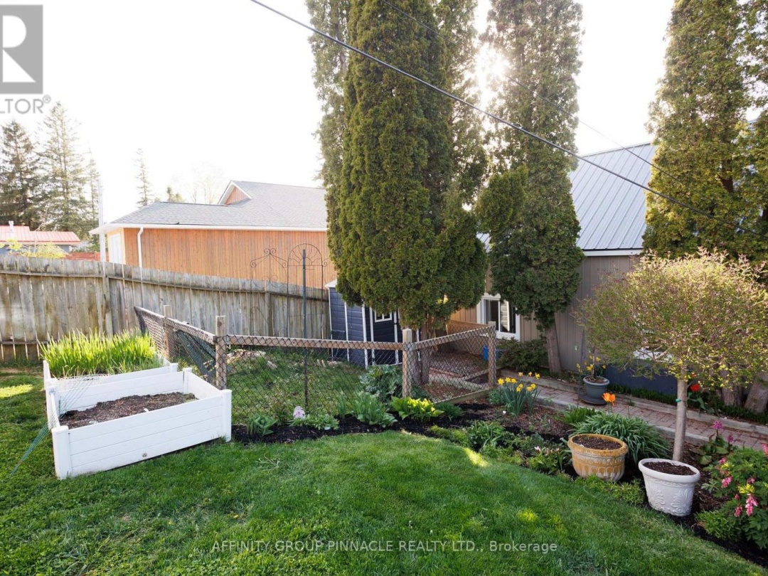 14 ORIOLE ROAD, Cameron Lake