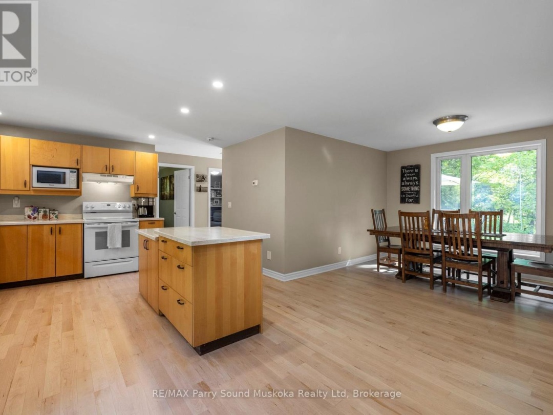 8 PINERIDGE DRIVE, McDougall