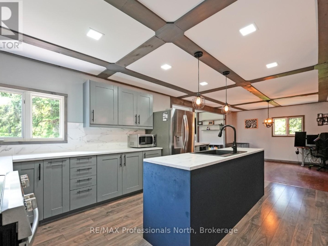 2473 North Shore Road, Algonquin Highlands (Stanhope)