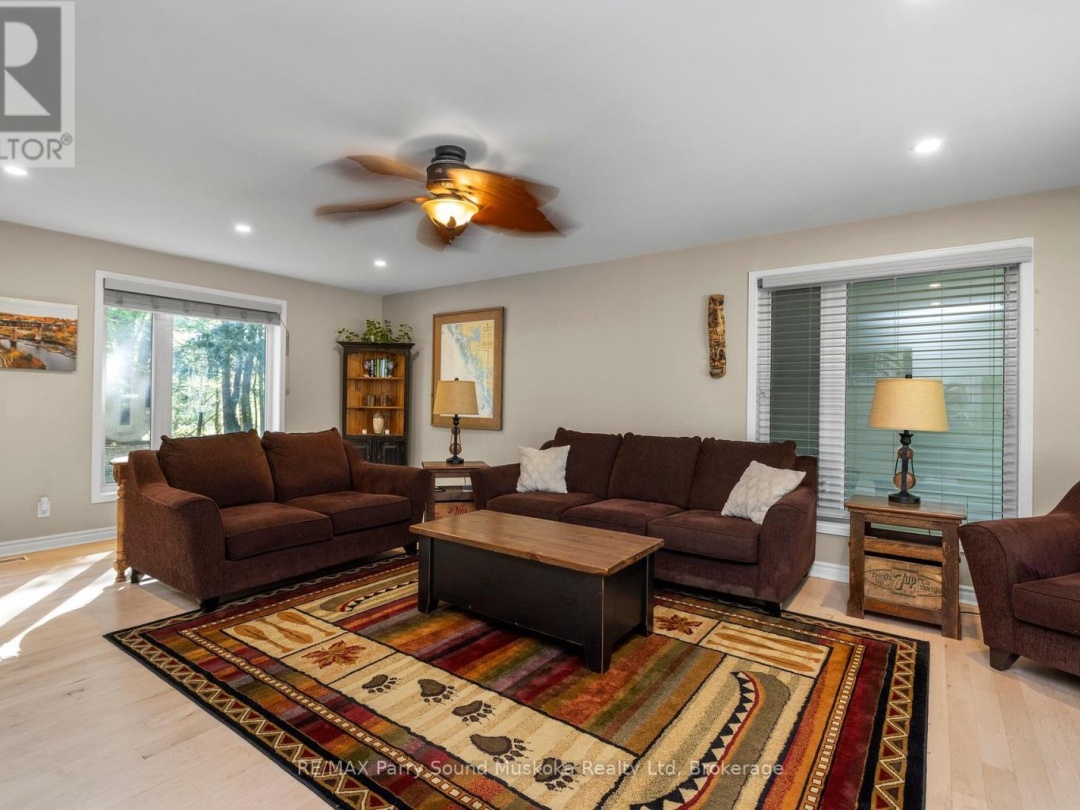 8 PINERIDGE DRIVE, McDougall