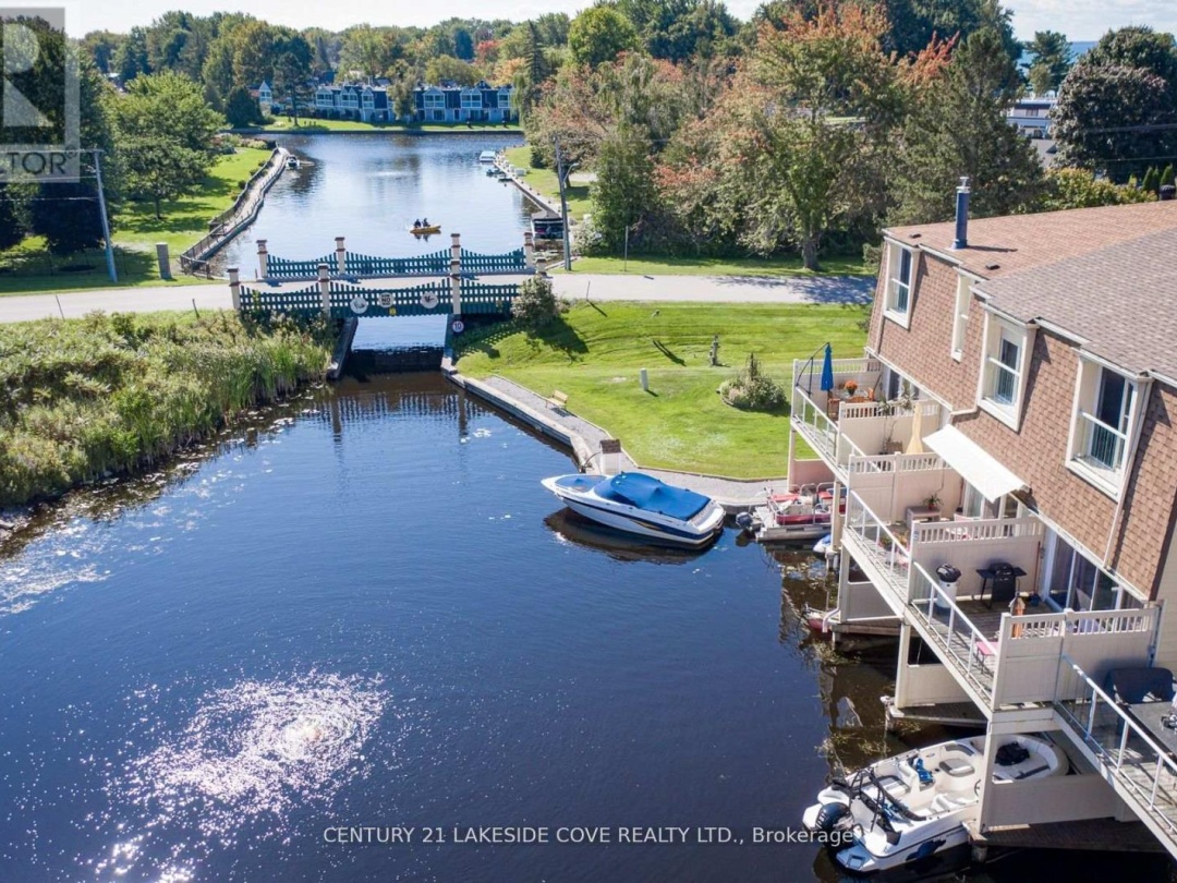 UNIT #6 - 4 PARADISE BOULEVARD, Lake Simcoe