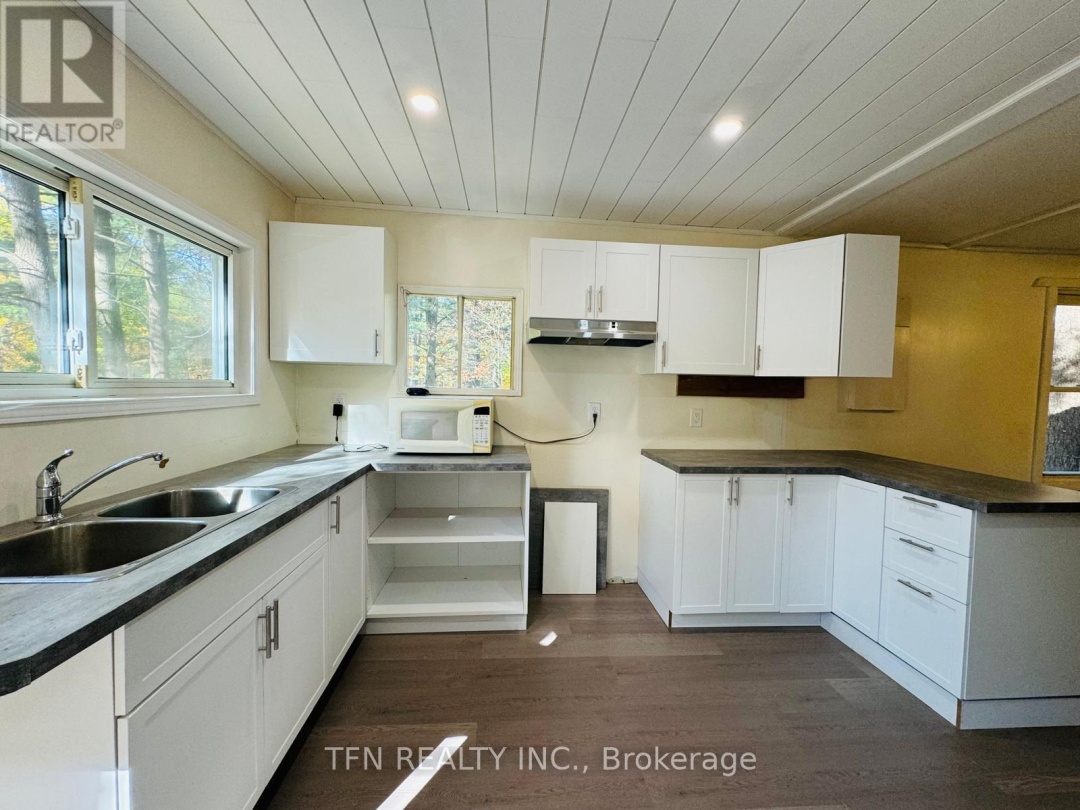 1080 FOUR SEASONS ROAD, Gravenhurst (Morrison)