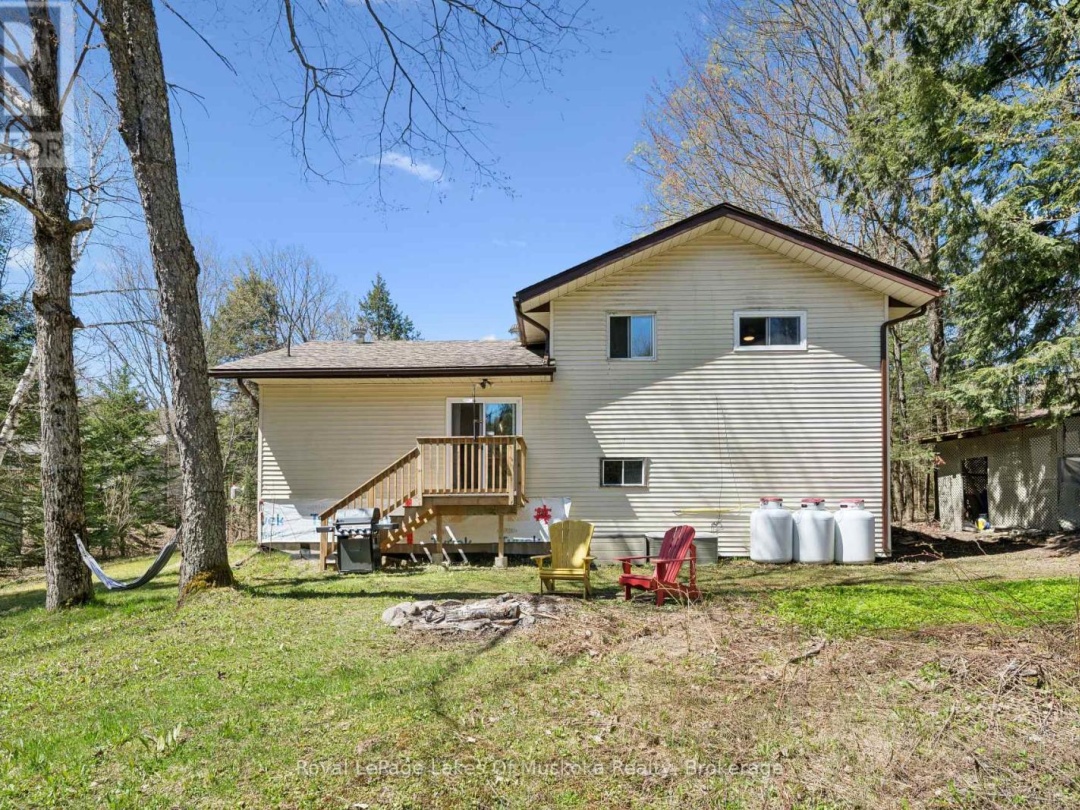 1052 OLD FALKENBURG ROAD, Bracebridge (Macaulay)