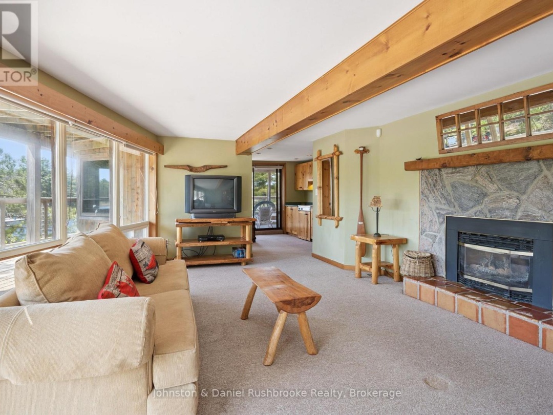 1052 NORTH SUNSET BAY ROAD, Lake Muskoka