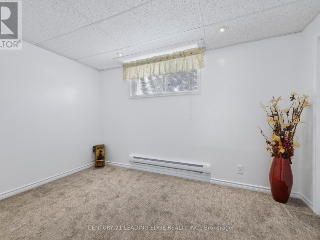 17 SANDLEWOOD TRAIL, Lake Simcoe