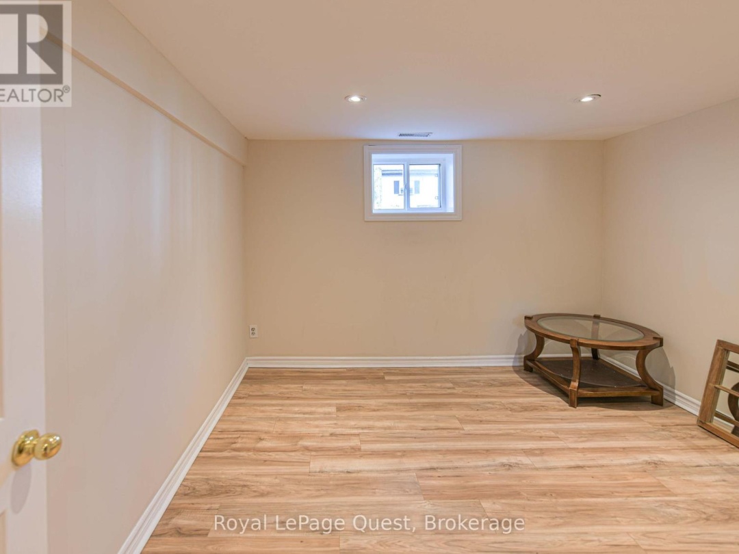 401 MISSISSAGA STREET W, 