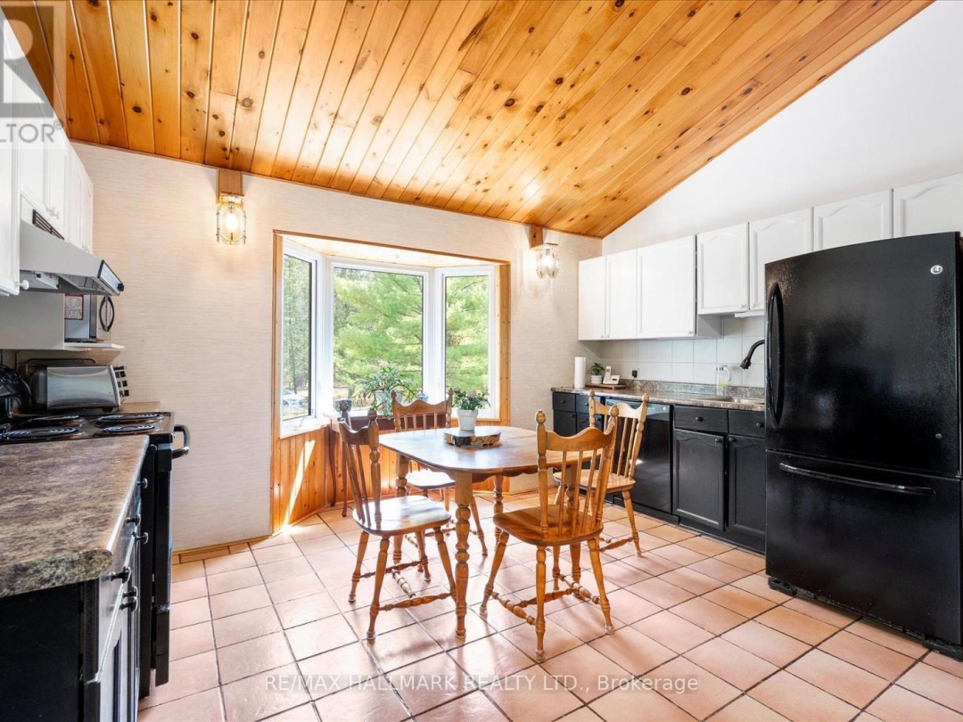 25 LITTLE SILVER LAKE WAY, Little Silver Lake
