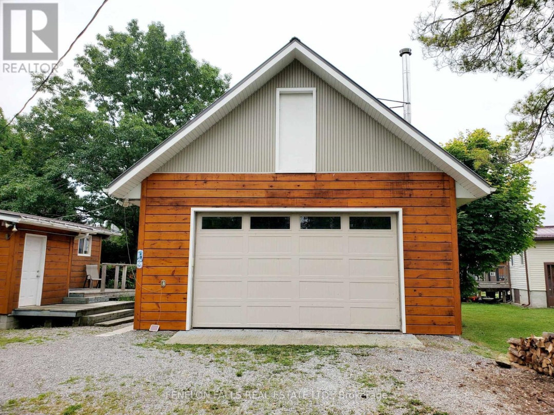 9 GOLD STREET, Sturgeon Lake