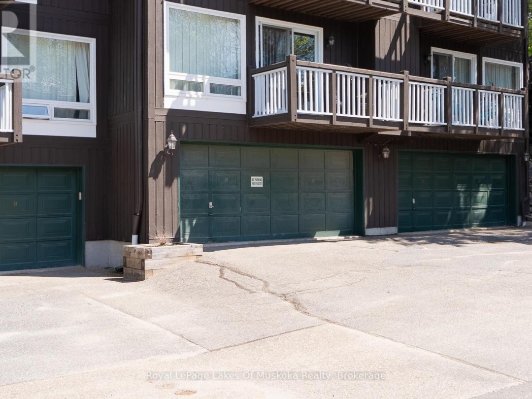 30 TURNER DRIVE, Peninsula Lake