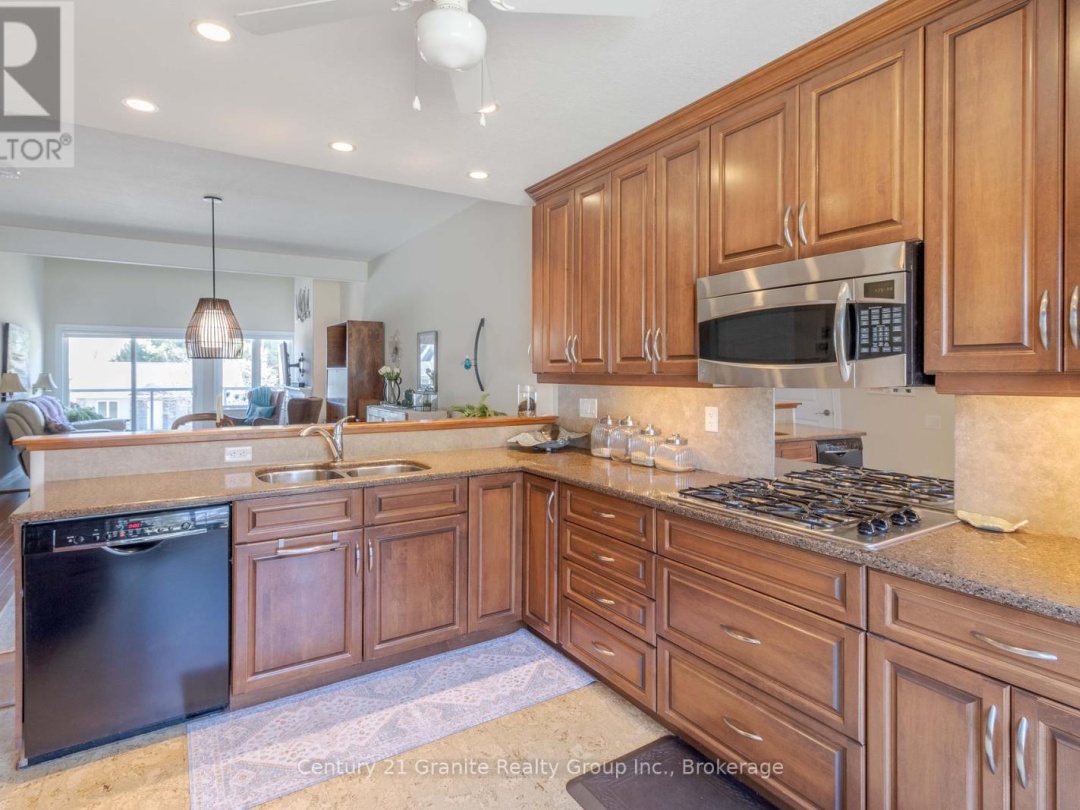 44 WEBB CIRCLE, 