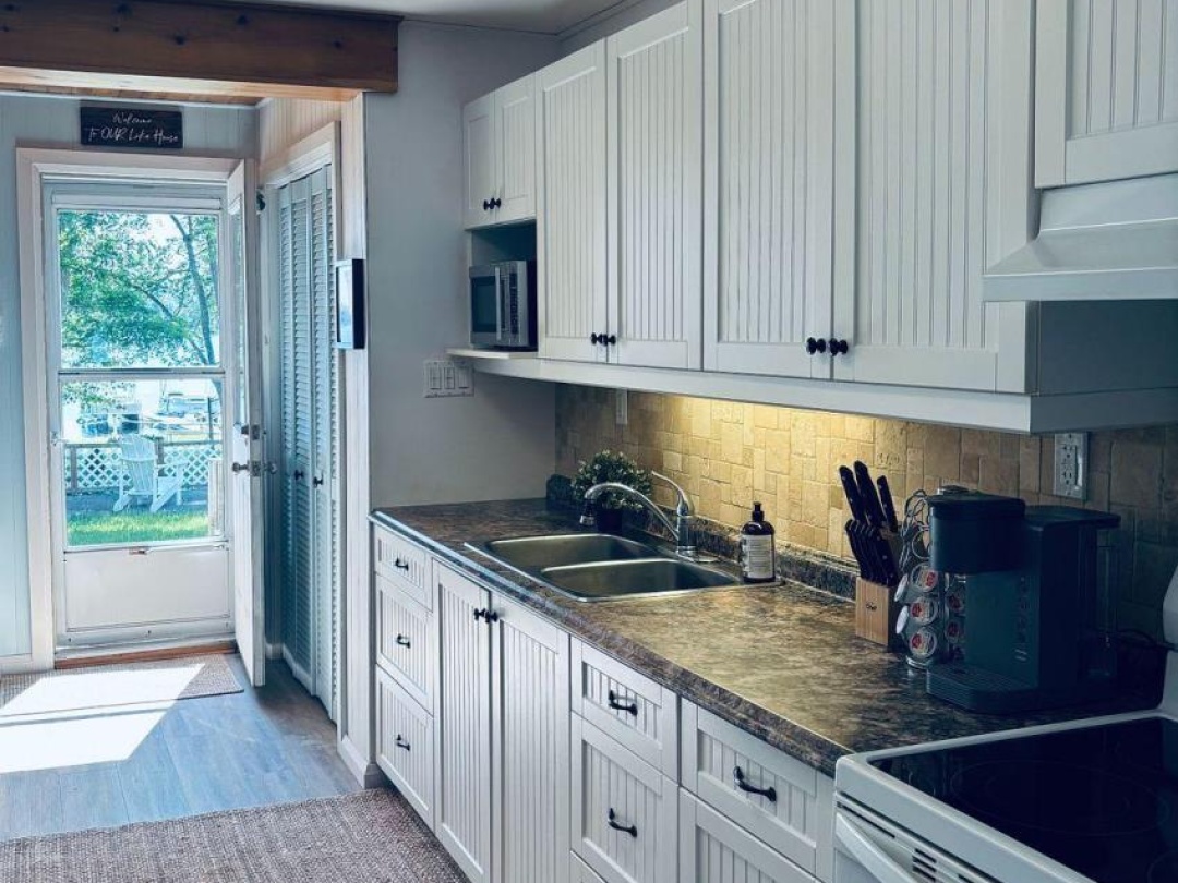 5 - 1115 SOUTH KAHSHE LAKE ROAD, 