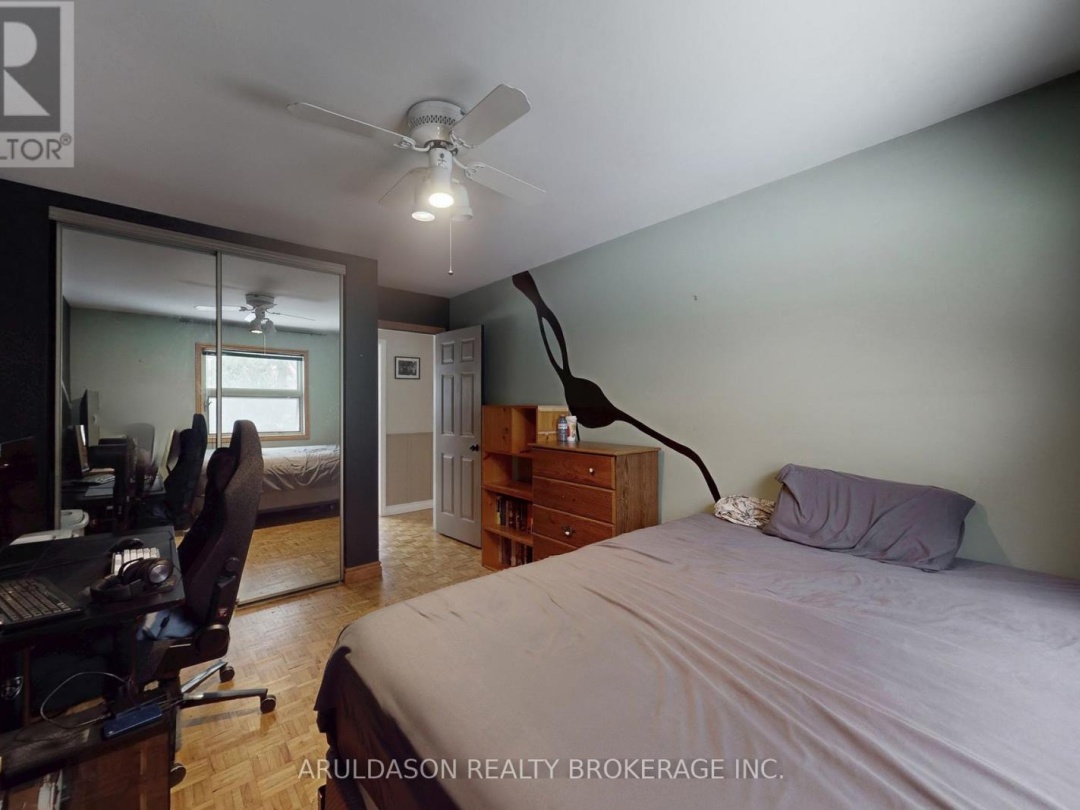 1208 BIRCHCLIFFE CRESCENT, Severn