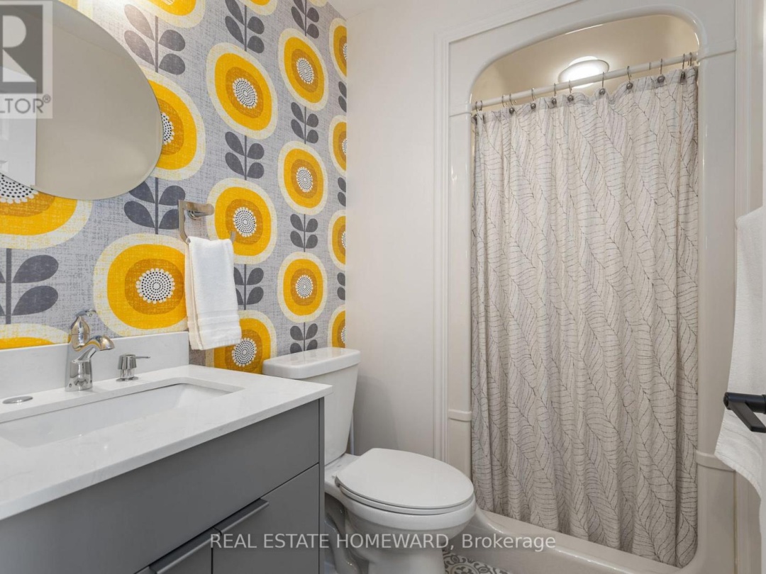 69 ISLAND BAY DRIVE W, 