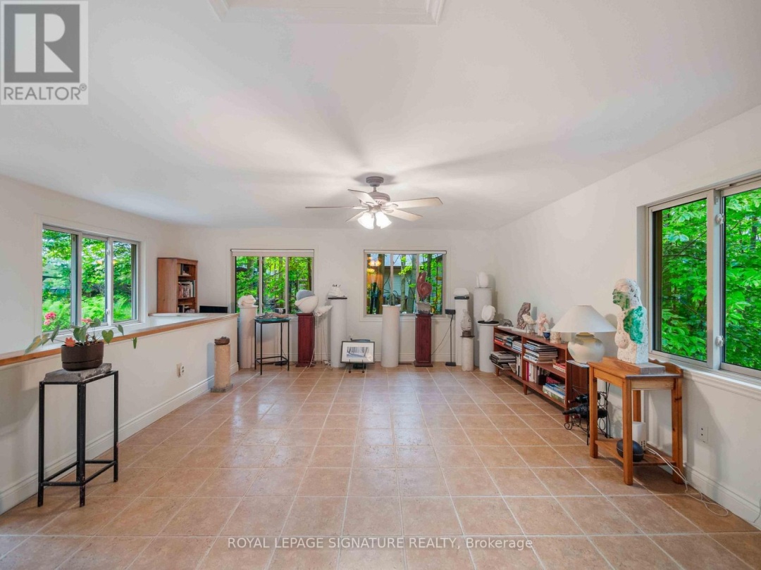 22 IROQUOIS RIDGE, 