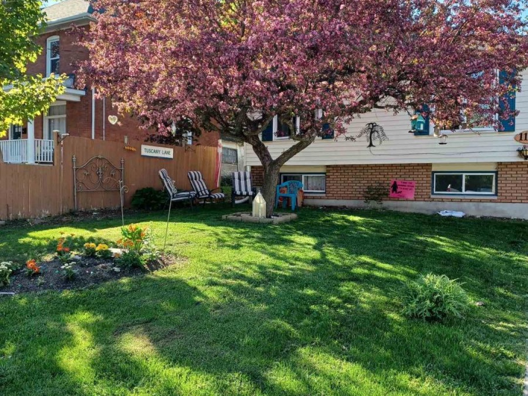 112 BORLAND STREET E, 