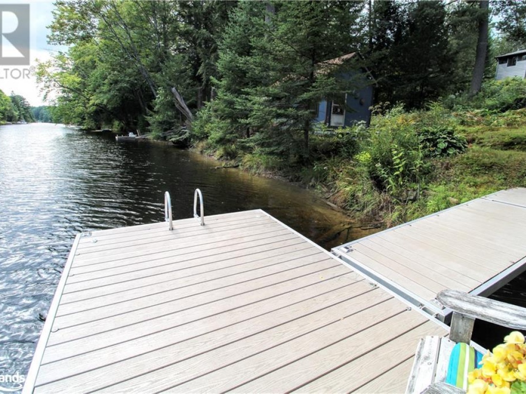 163 Bonnell Road, Muskoka River