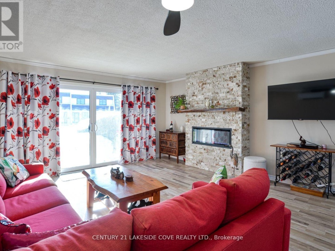 UNIT 27 - 1 PARADISE BOULEVARD S, Lake Simcoe