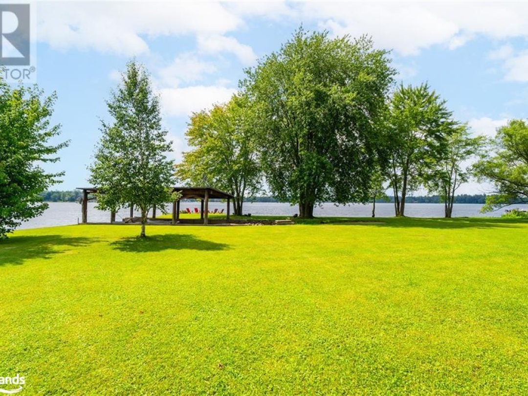 3535 Lauderdale Point Crescent, Sparrow Lake