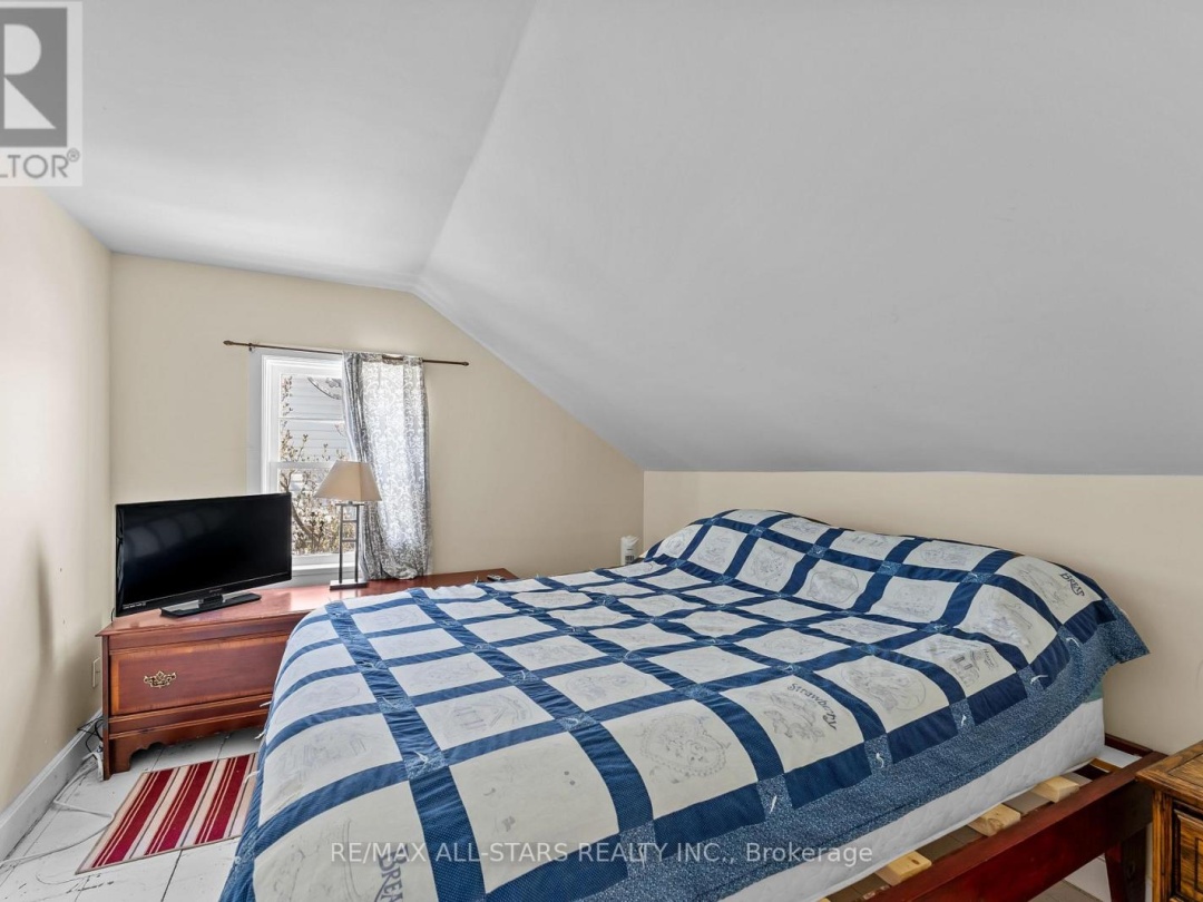 39 FRANCIS STREET W, Kawartha Lakes (Fenelon Falls)