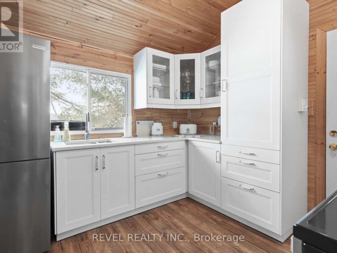 1129 LAKESHORE ROAD, Gooderham Lake
