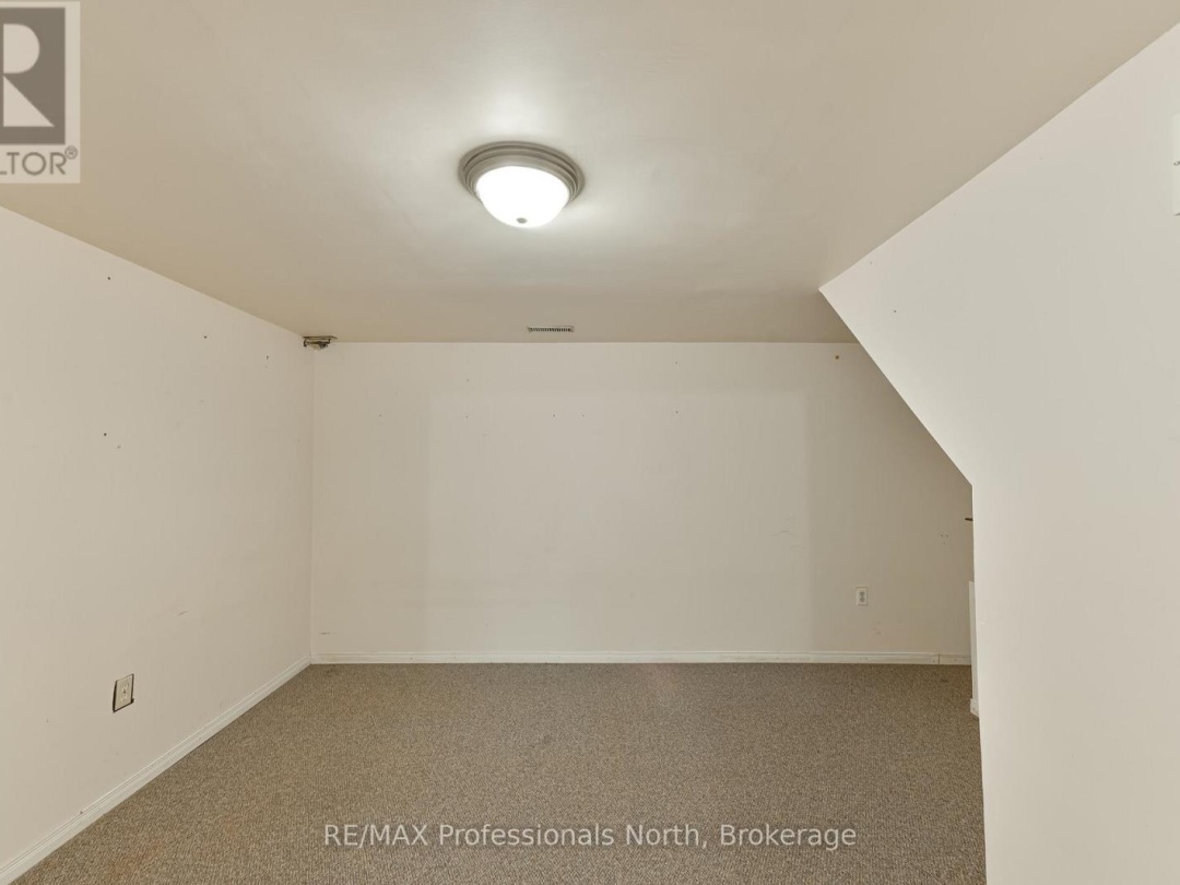 6 KNOB HILL COURT, Minden Hills (Anson)