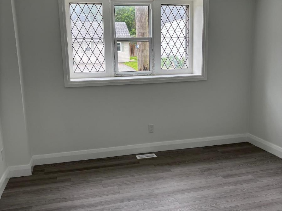 90 COLDWATER ROAD W, 