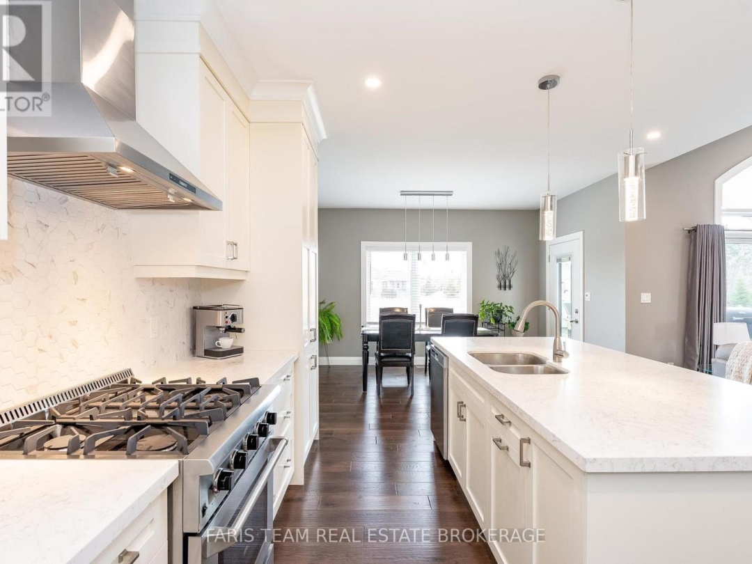 5 BREANNA BOULEVARD, 