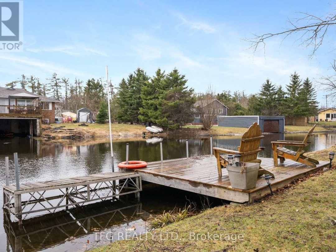 12 NORTH BAYOU ROAD, Sturgeon Lake
