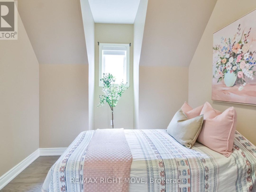 28 - 10 INVERMARA COURT, 