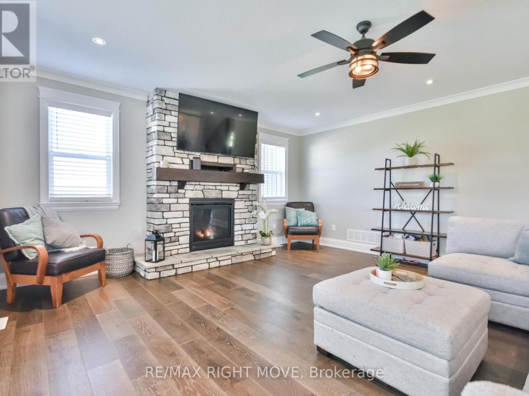 2448 STOCKDALE ROAD, 