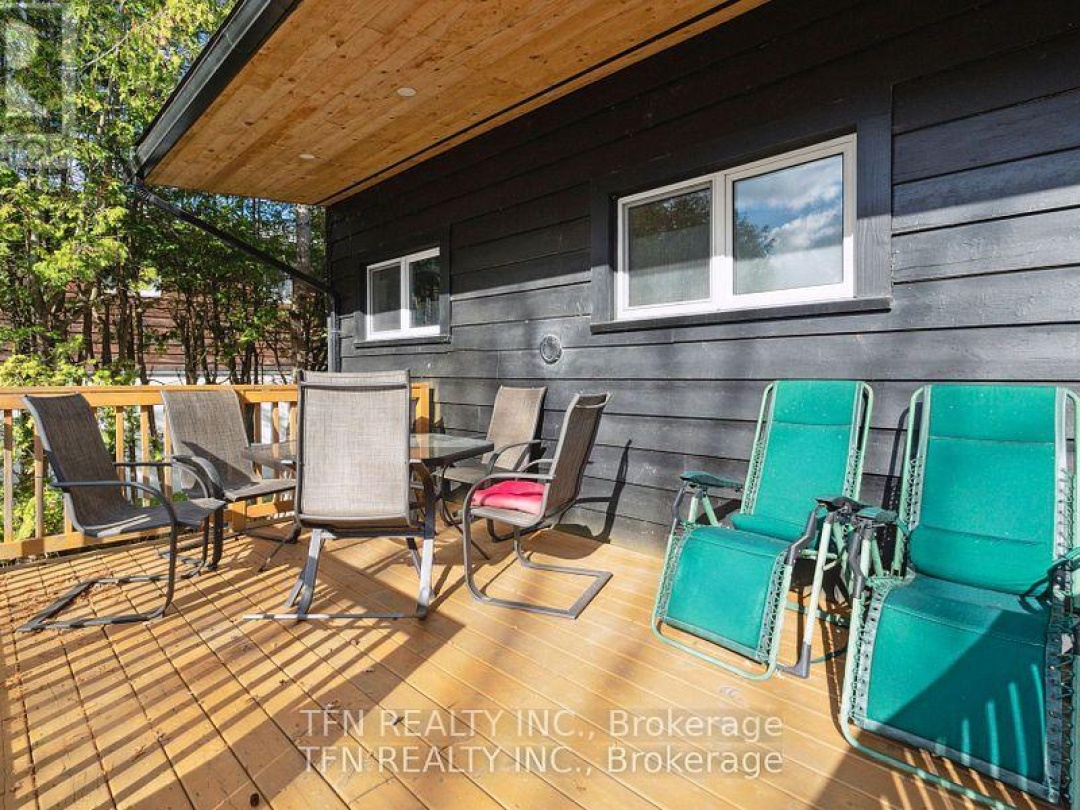 12 SCHOONER LANE, Tay