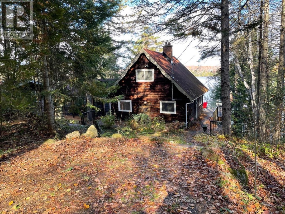 1038 BROKEN PADDLE ROAD, Miskwabi Lake