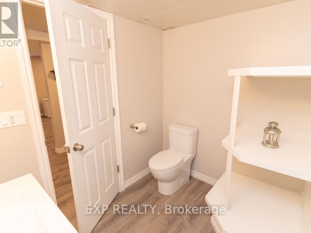 56 BECKETTS SIDE ROAD N, 