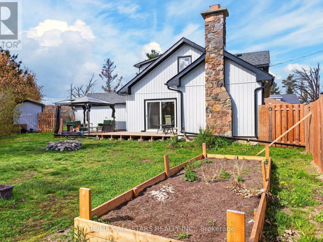 28 PRINCE STREET W, Kawartha Lakes (Bobcaygeon)