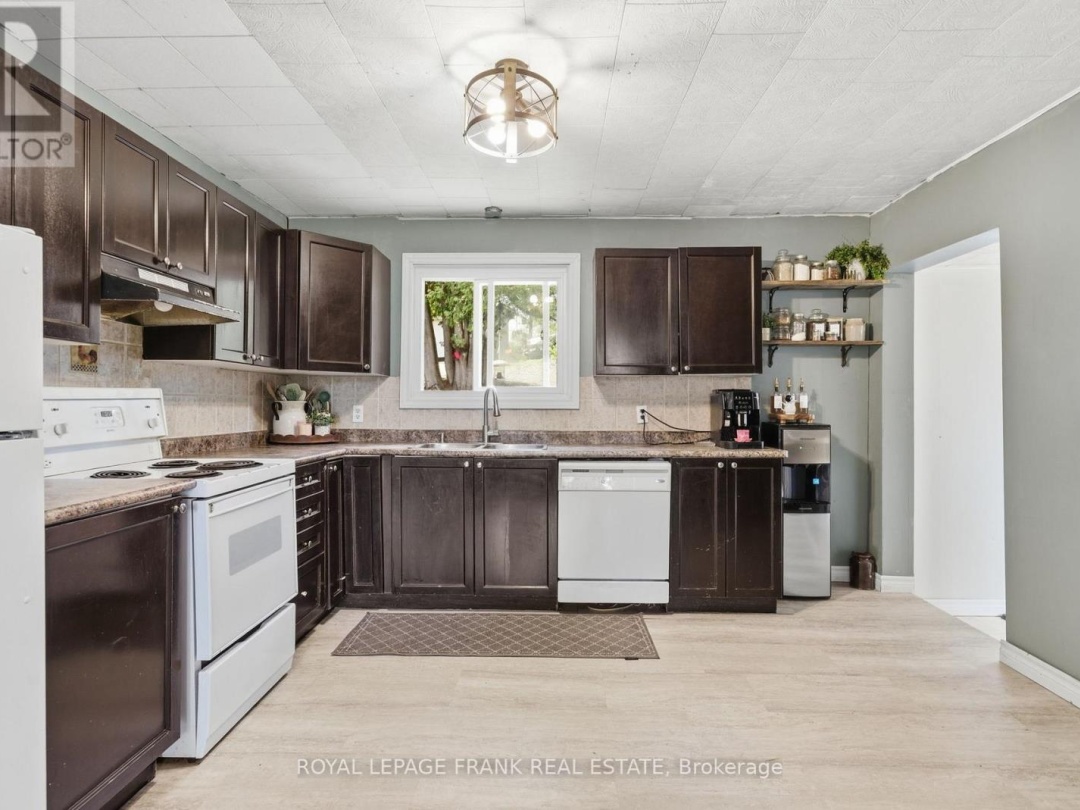 28 SOUTH BAYOU ROAD, Kawartha Lakes (Verulam)
