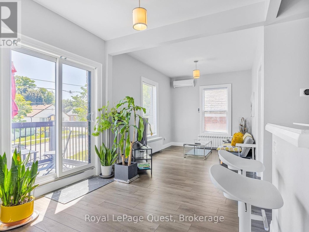 214 MISSISSAGA STREET W, 
