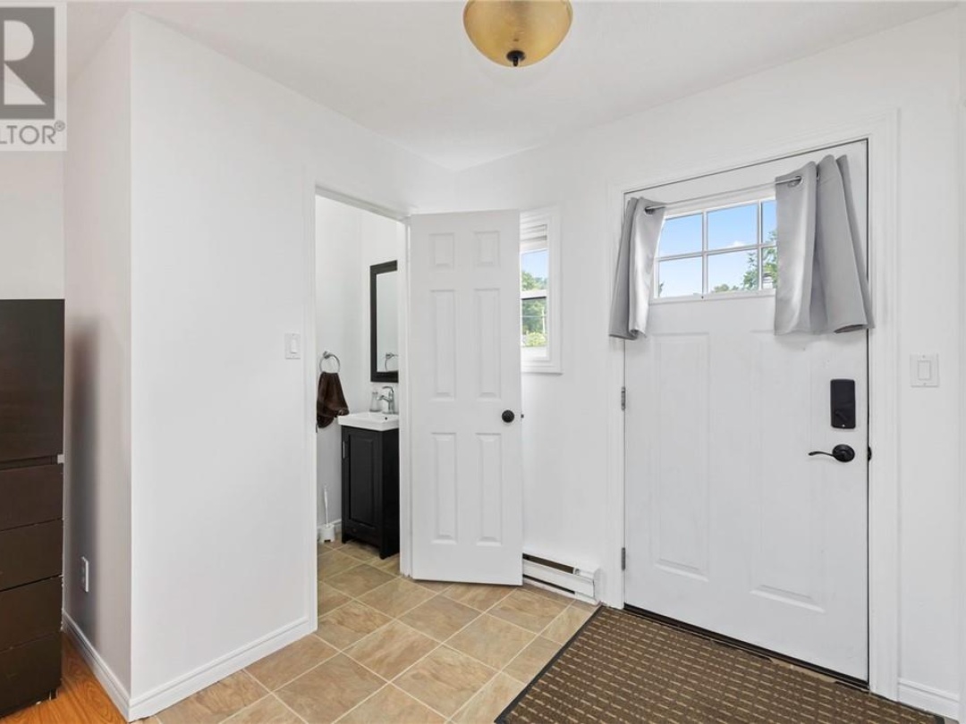 5 Hillcrest Avenue, 