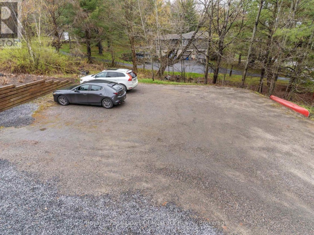 183 SANTAS VILLAGE ROAD, Muskoka River