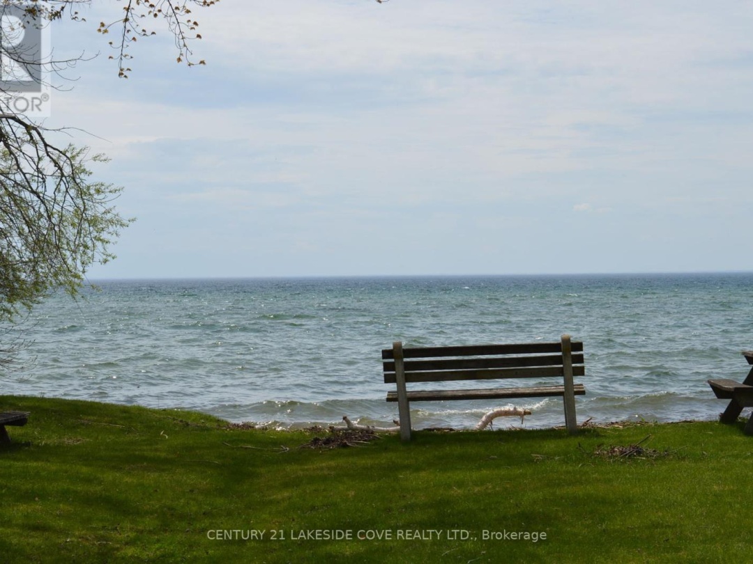 2689 Lakeshore Drive, Ramara (Brechin)