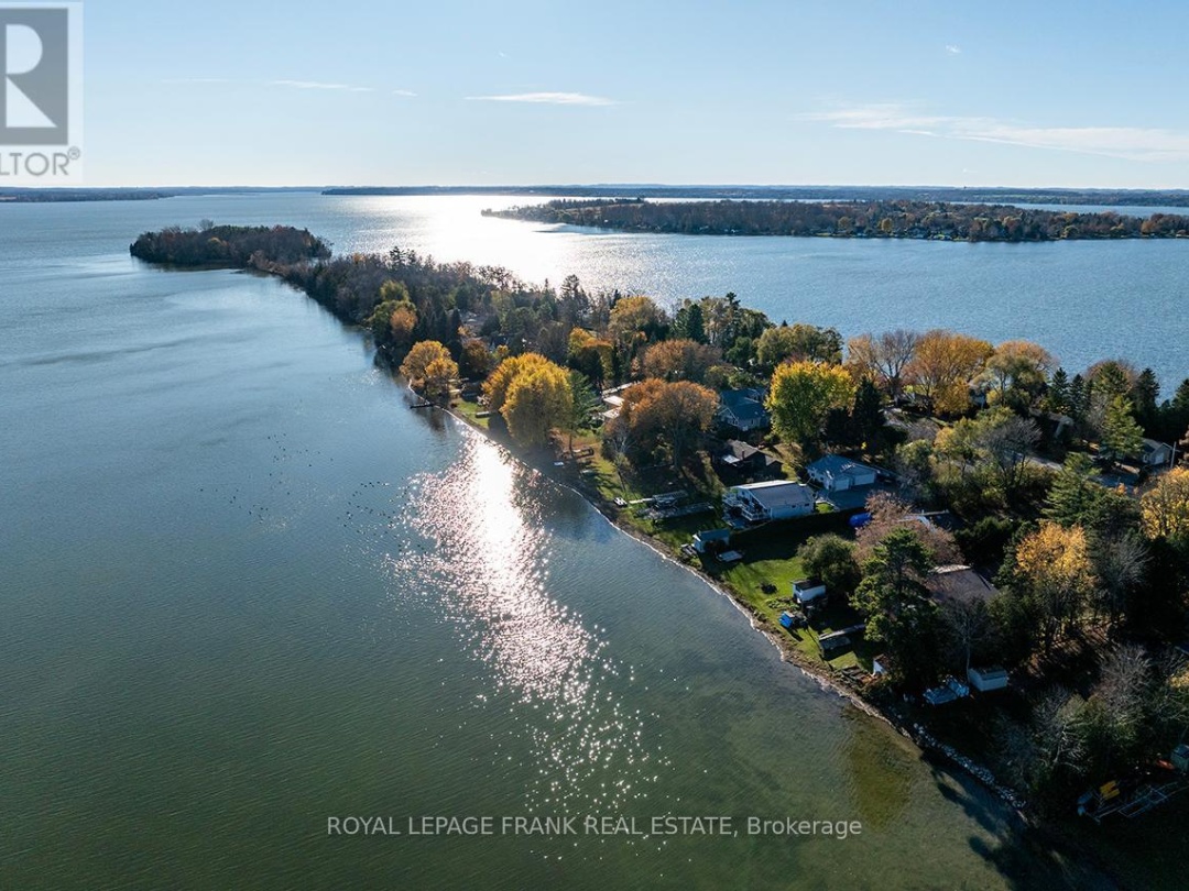 121 Ball Point Road, Scugog Lake