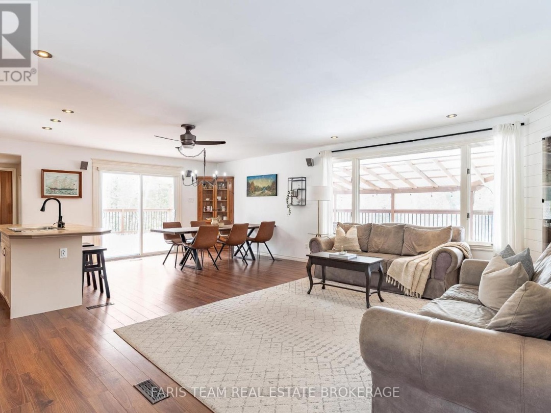 1520 ROSEMOUNT ROAD, Tay