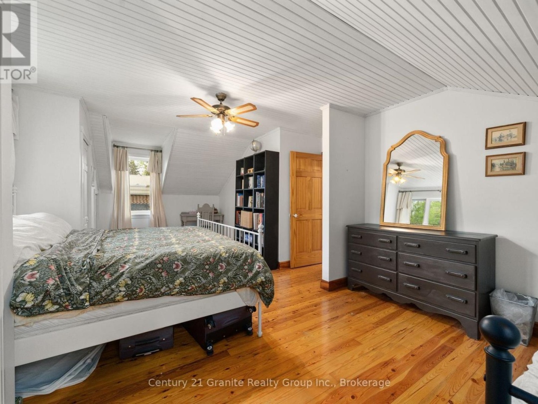 8 BEND STREET, Kawartha Lakes (Kinmount)