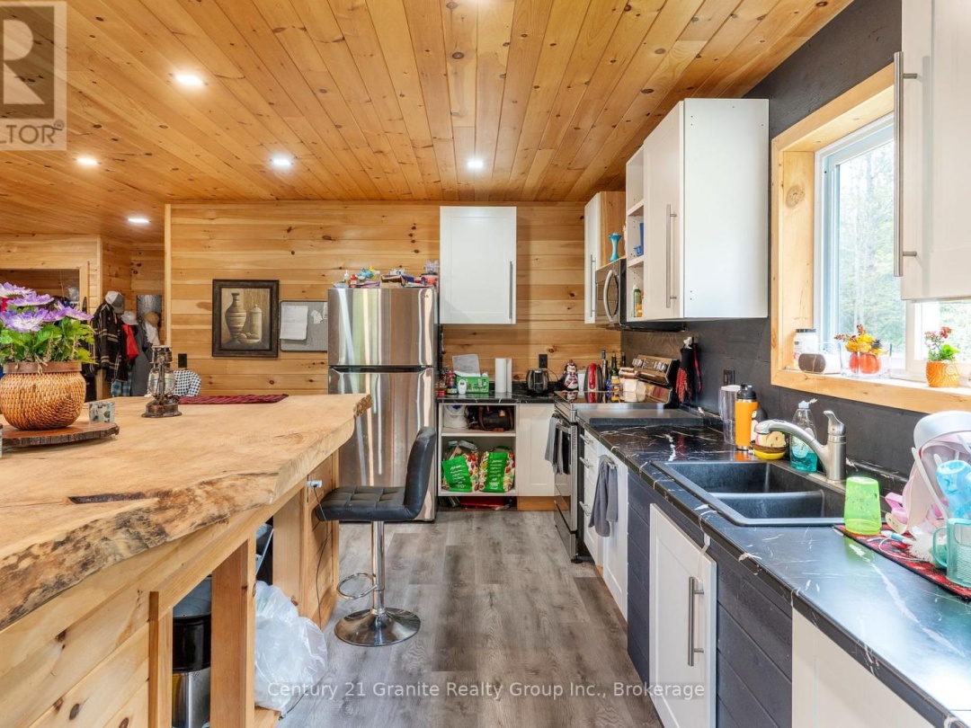 10498 HIGHWAY 118, Algonquin Highlands (Stanhope)