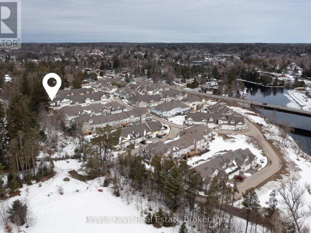 16 LEEDS COURT, Muskoka River
