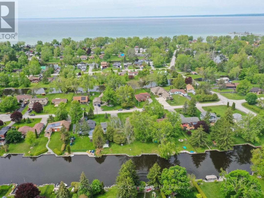 9 PINETREE COURT, Lake Simcoe